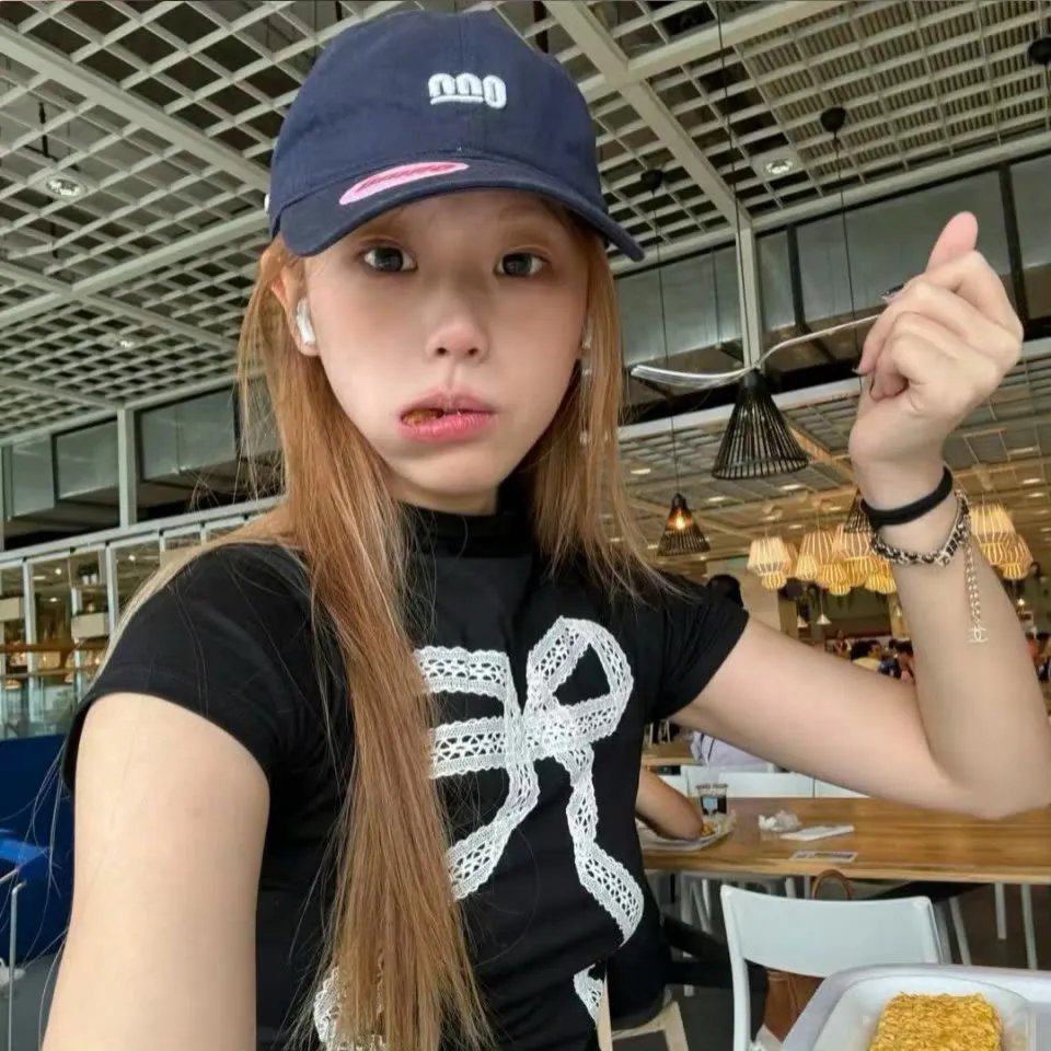 查理咬我手指